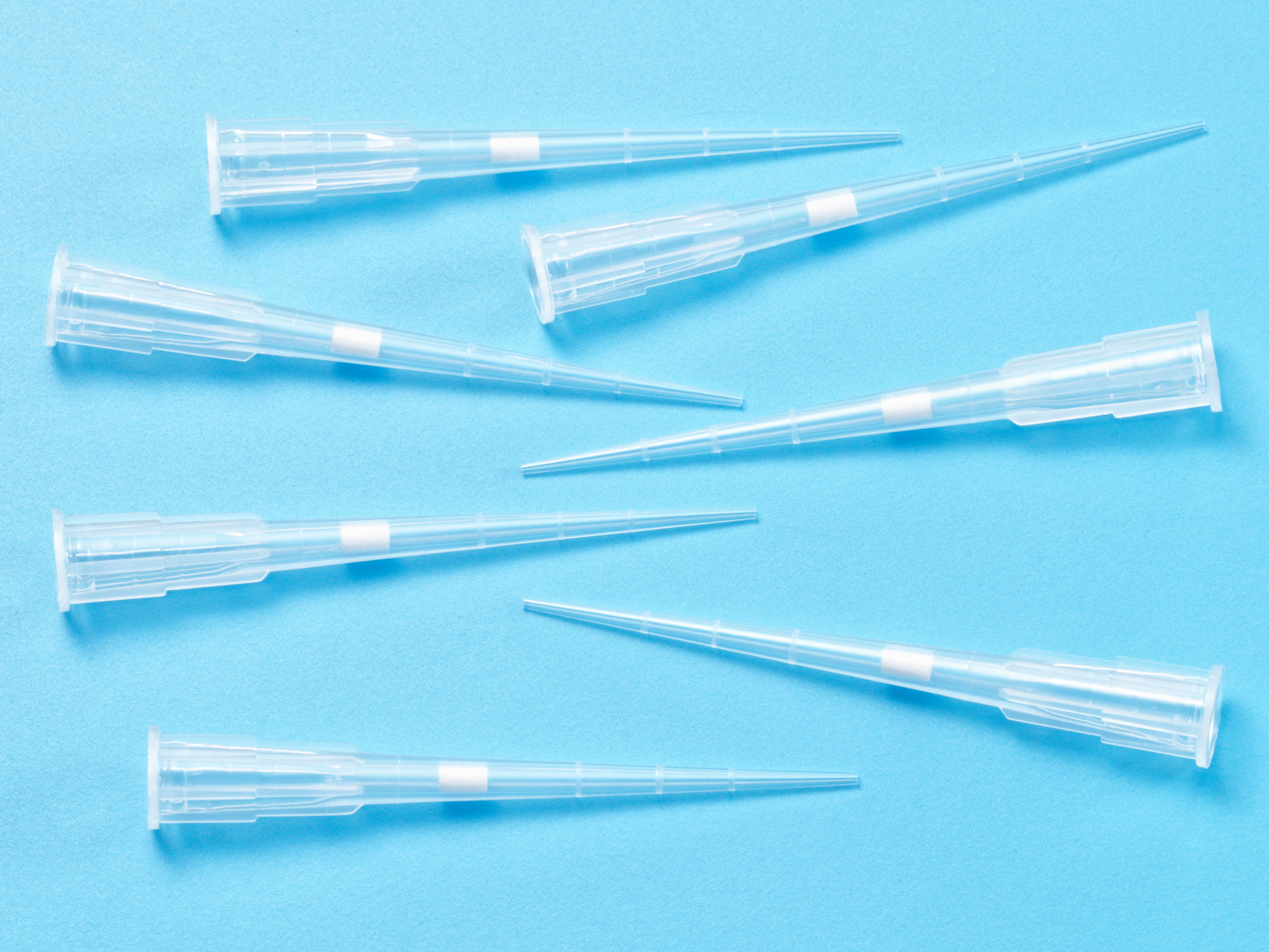 Наконечники для дозаторов с фильтром объем 0,5-10 мкл., удлиненные 1000 штук в упаковке